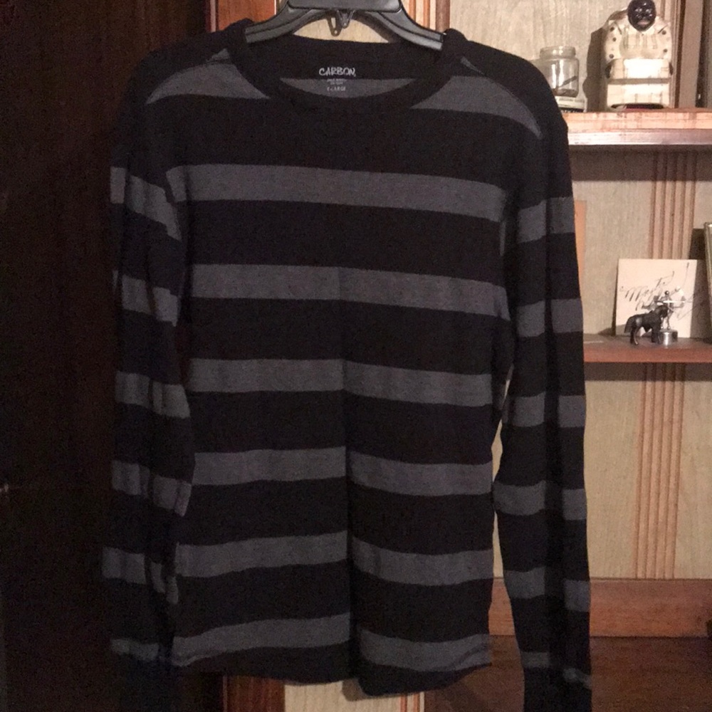 Men’s sweater/long sleeve shirt